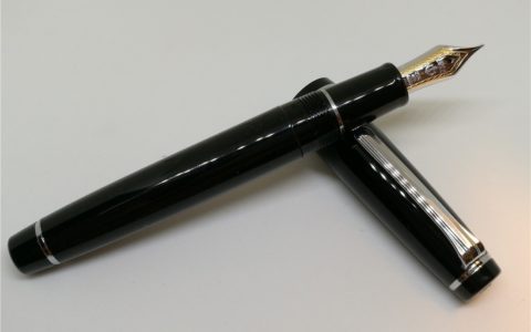 写乐21K大型平顶双色尖钢笔评测